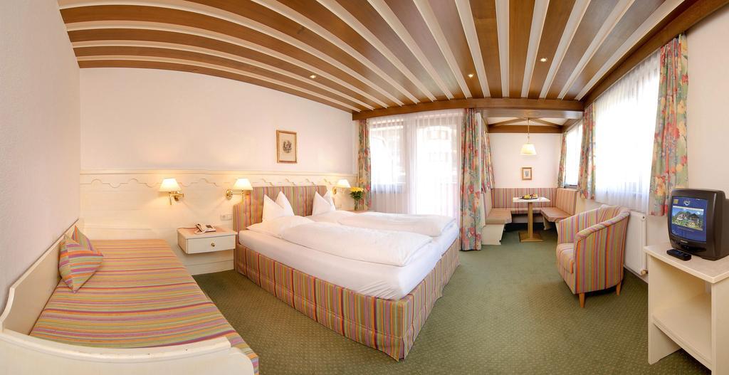 Strass - Sport & Spa Hotel Mayrhofen Room photo