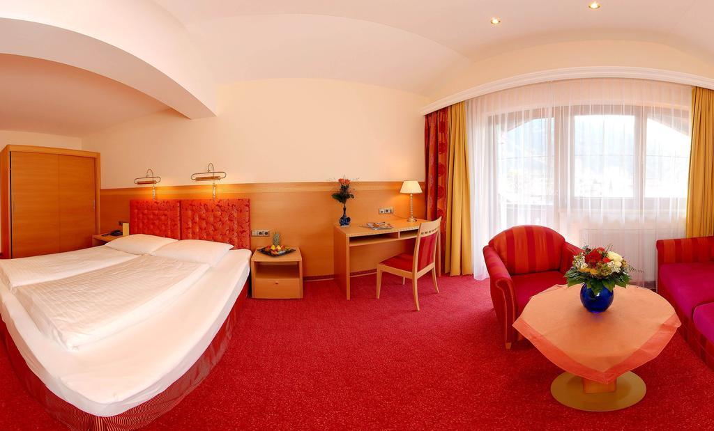Strass - Sport & Spa Hotel Mayrhofen Room photo